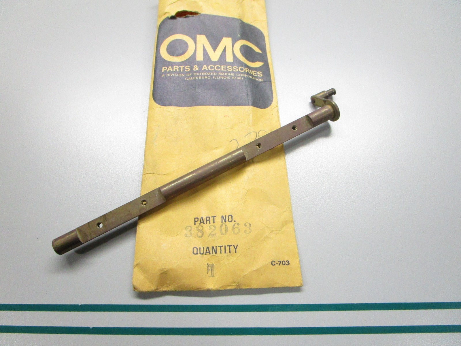 NEW OEM 382063 0382063 OMC Johnson Evinrude Choke Shaft 0810