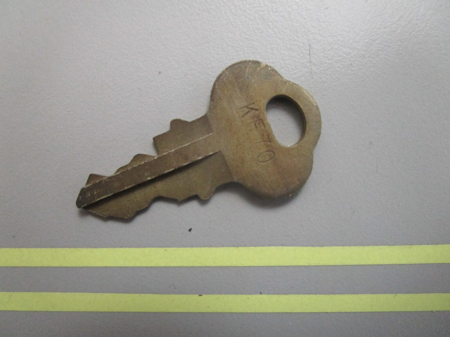 *NEW OEM* 0810 OMC Johnson Evinrude Ignition Key KF70 501585 0501585