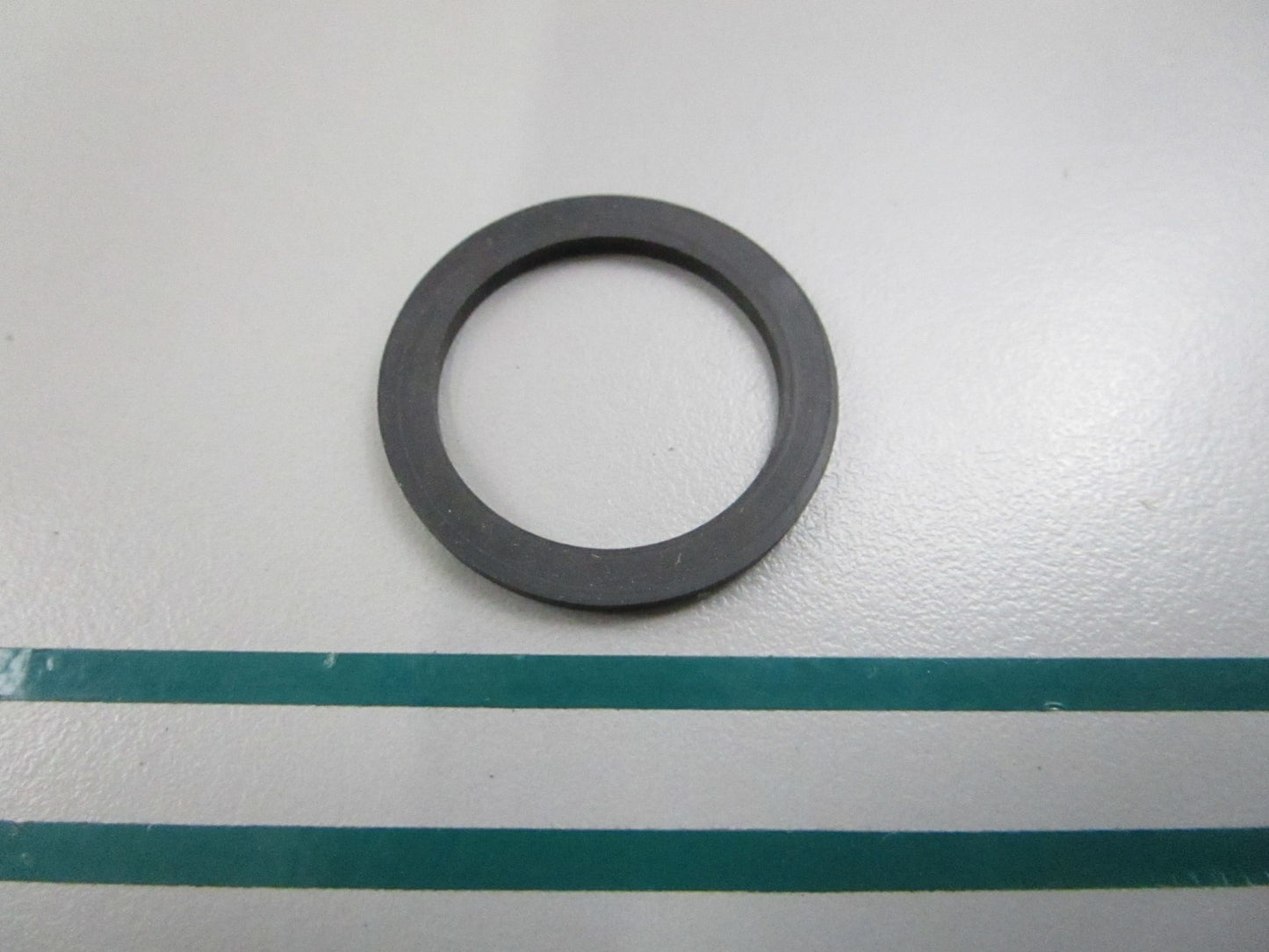 NEW OEM 303122 0303122 OMC Johnson Evinrude Filter Bowl Gasket 0810