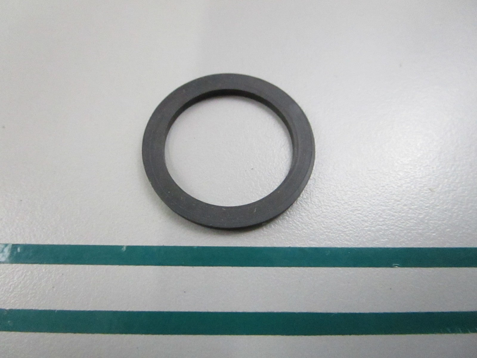 NEW OEM 303122 0303122 OMC Johnson Evinrude Filter Bowl Gasket 0810