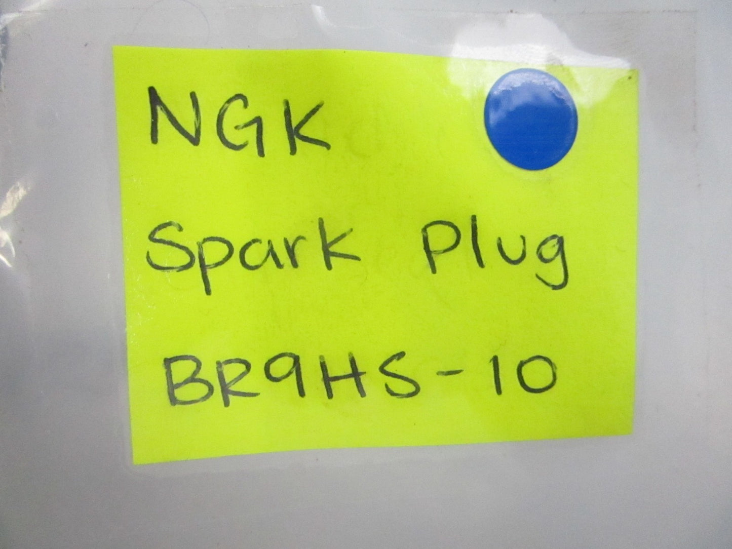 NEW (LOT OF 4) BR9HS-10 NGK Spark Plug 0810