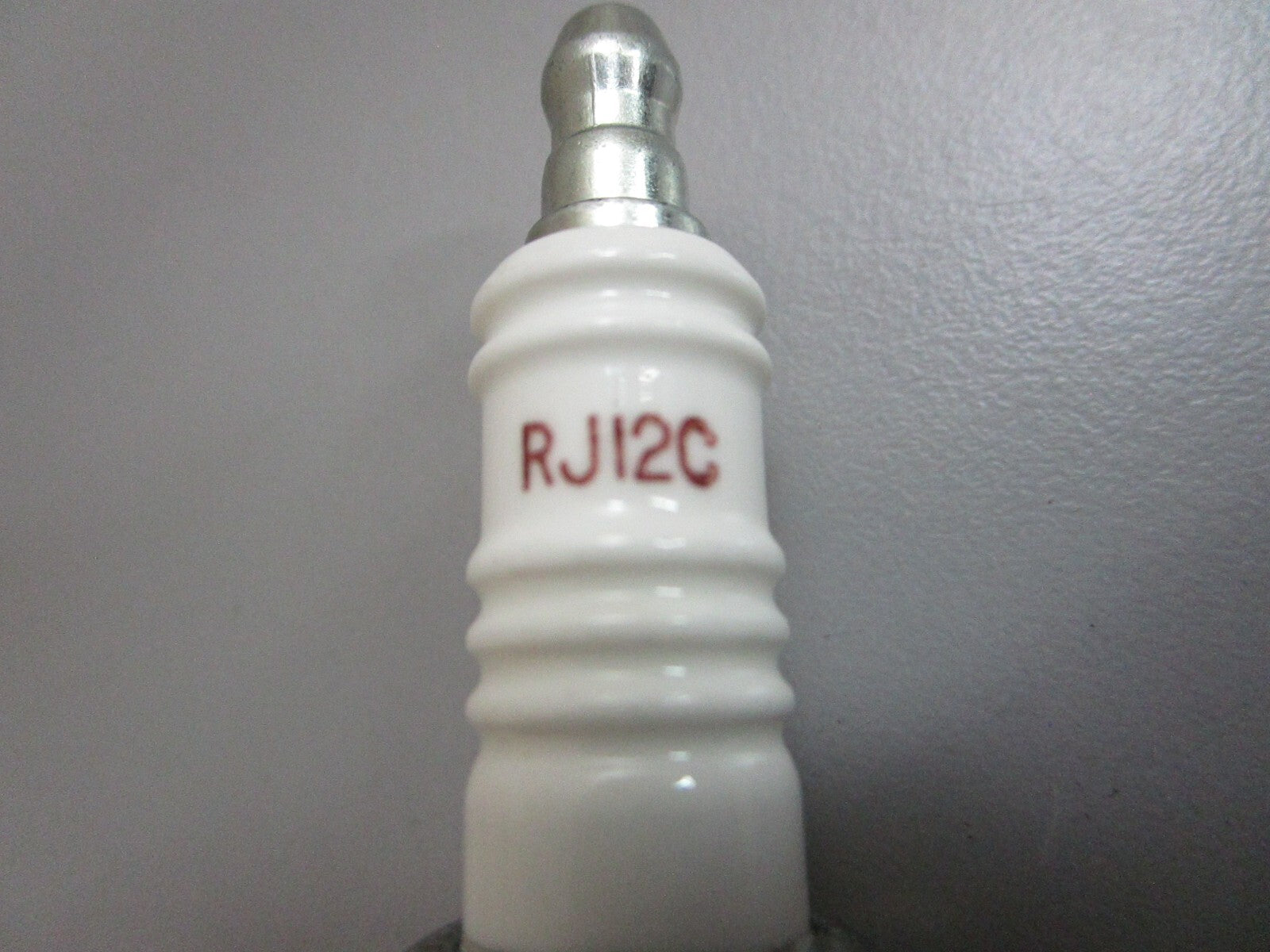 *NEW* 0820 Champion Spark Plug RJ12C