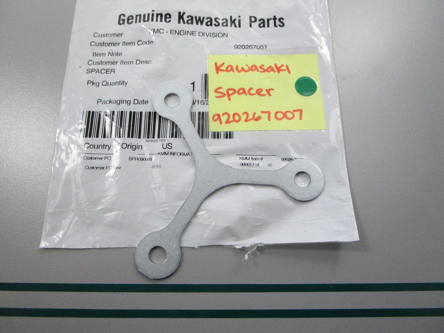 NEW OEM 920267007 Kawasaki Spacer 0810