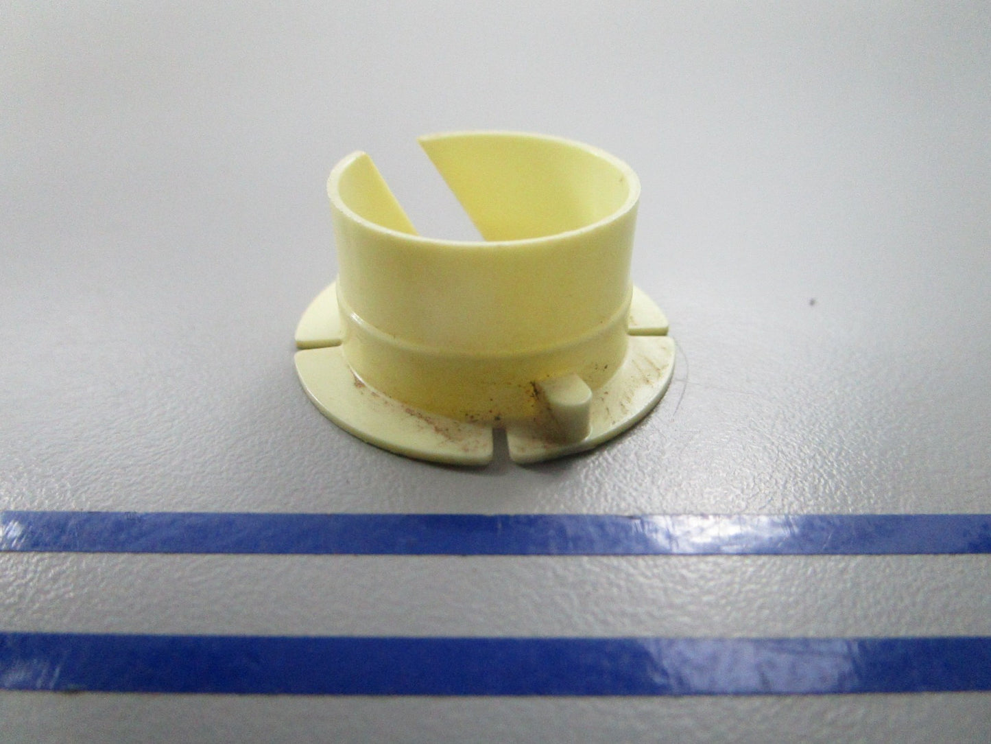NEW OEM 309671 0309671 OMC Johnson Evinrude Bushing 0810