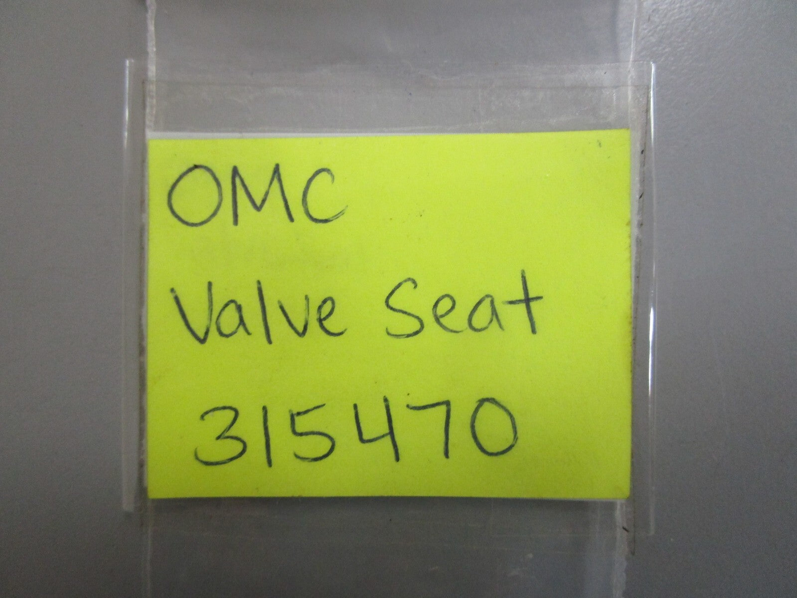 *NEW OEM* (LOT OF 2) 0810 OMC Johnson Evinrude Valve Seal 315470 0315470