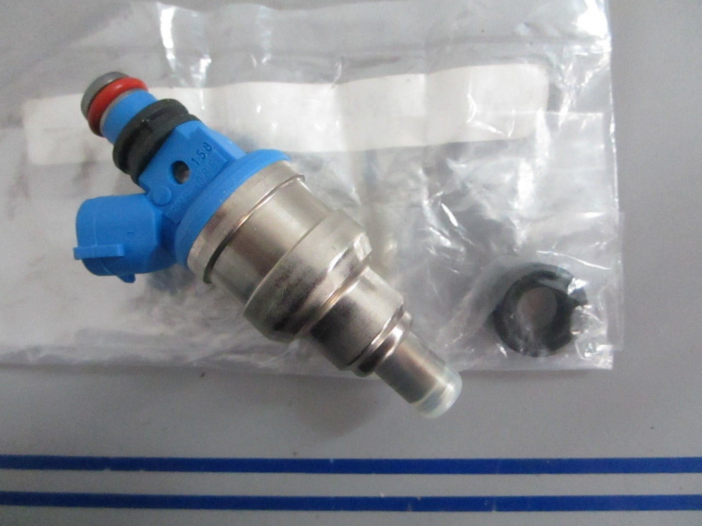 *NEW OEM* 0820 Suzuki Fuel Injector 15710-99E00