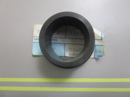 *NEW OEM* 0810 Volvo Penta Bushing 832586