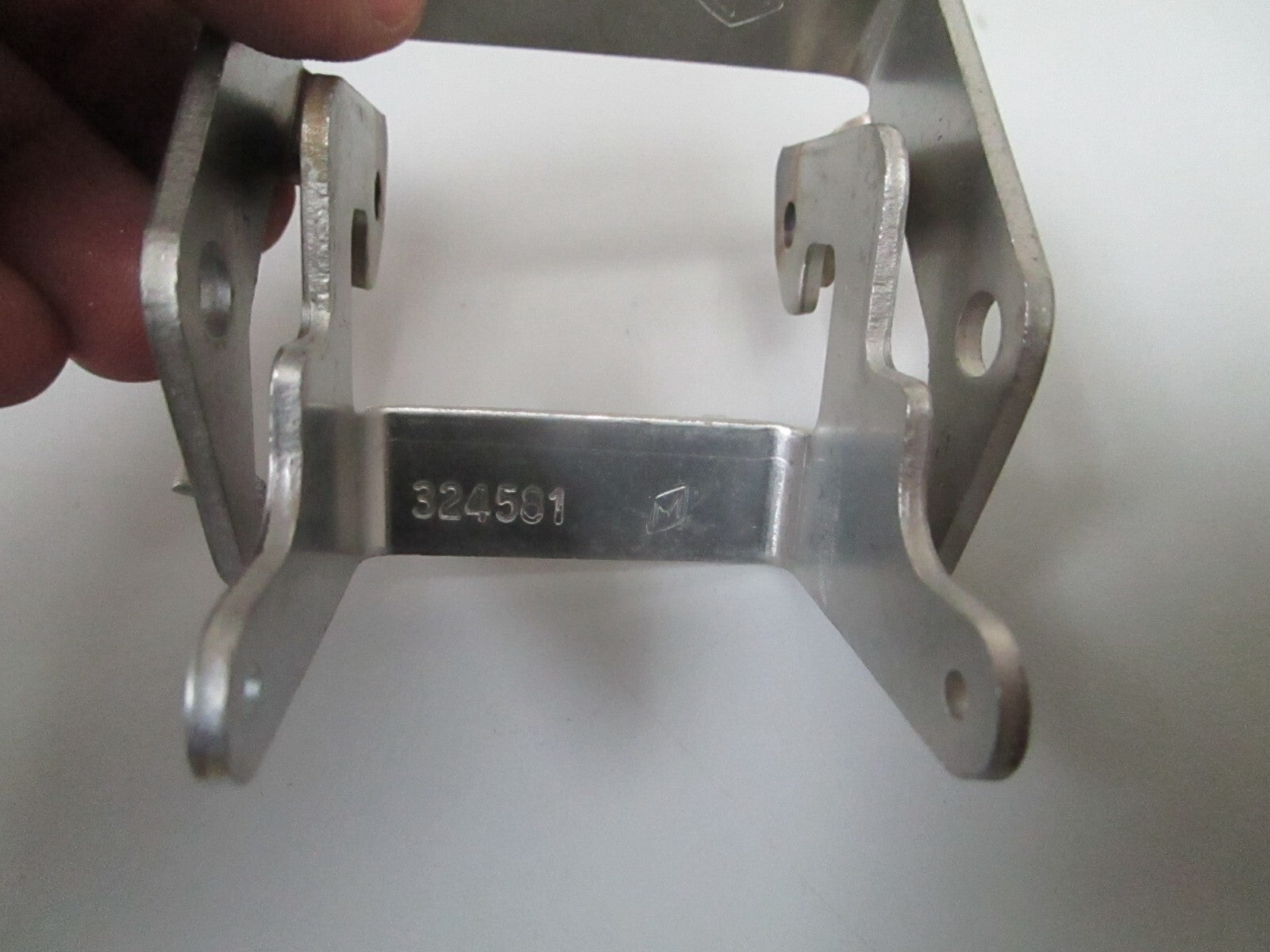 *NEW OEM* 0810 OMC Johnson Evinrude Lock Lever & Link 324580 324581