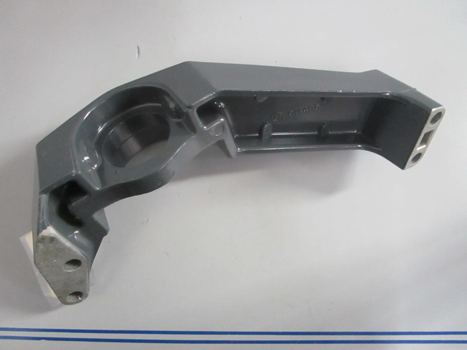 NEW OEM 914495 0914495 OMC Johnson Evinrude Bracket 0820