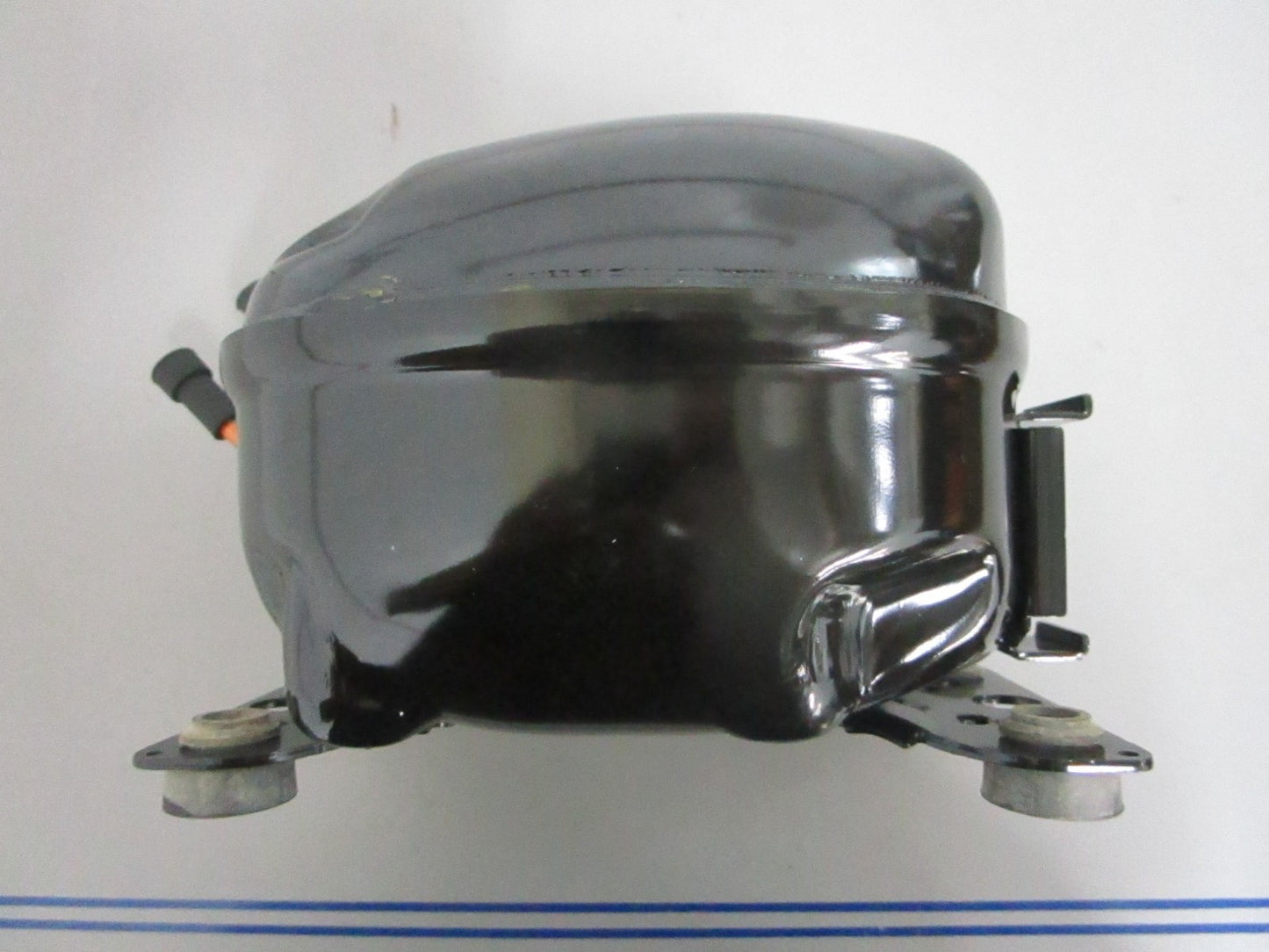 *NEW OEM* 0820 Electrolux Compressor Assy 5304526016
