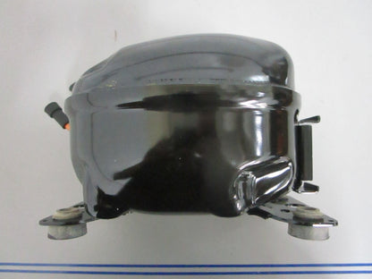 *NEW OEM* 0820 Electrolux Compressor Assy 5304526016
