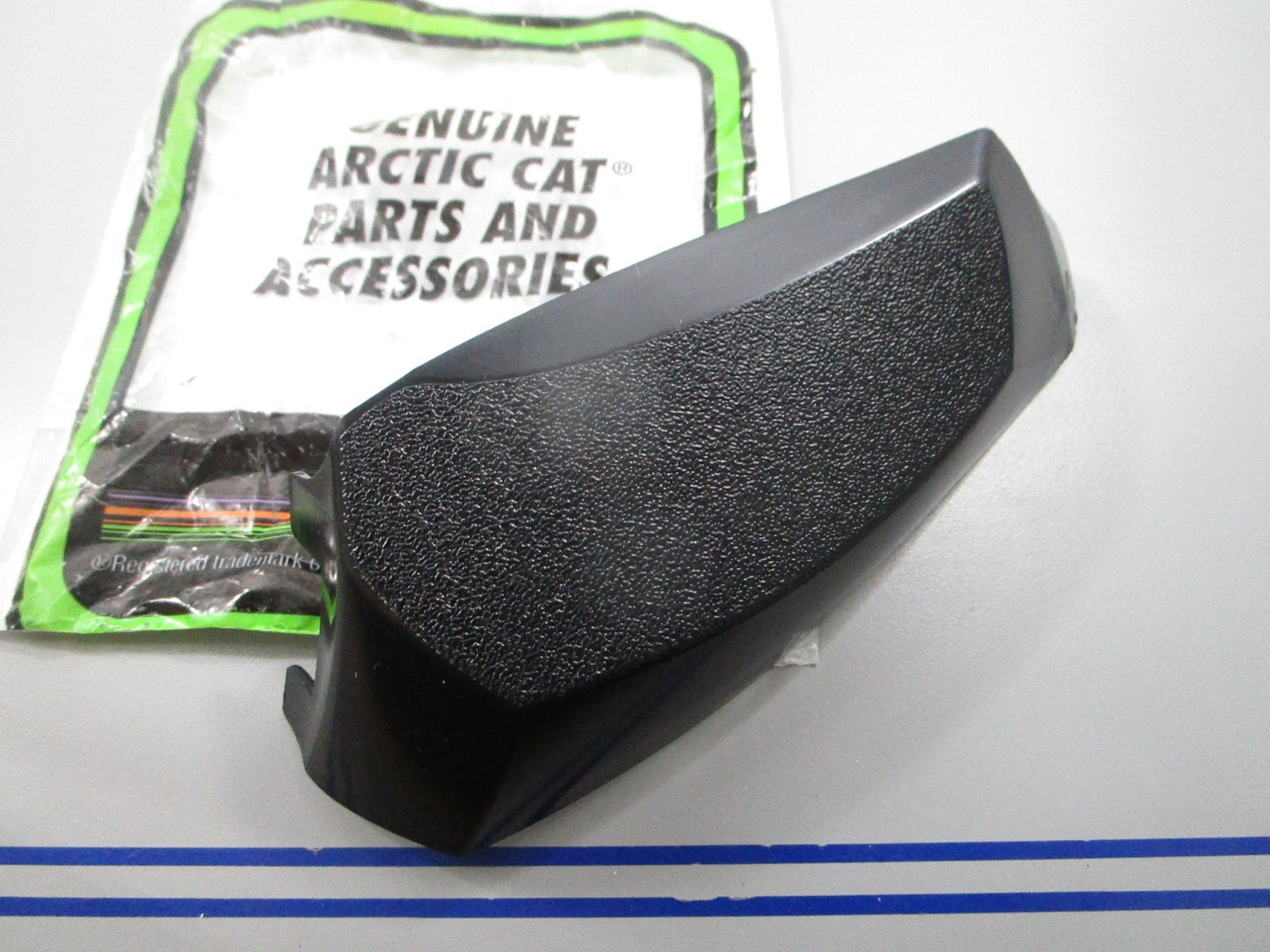 *NEW OEM* 0810 Arctic Cat Left Vent Plug 1606-633