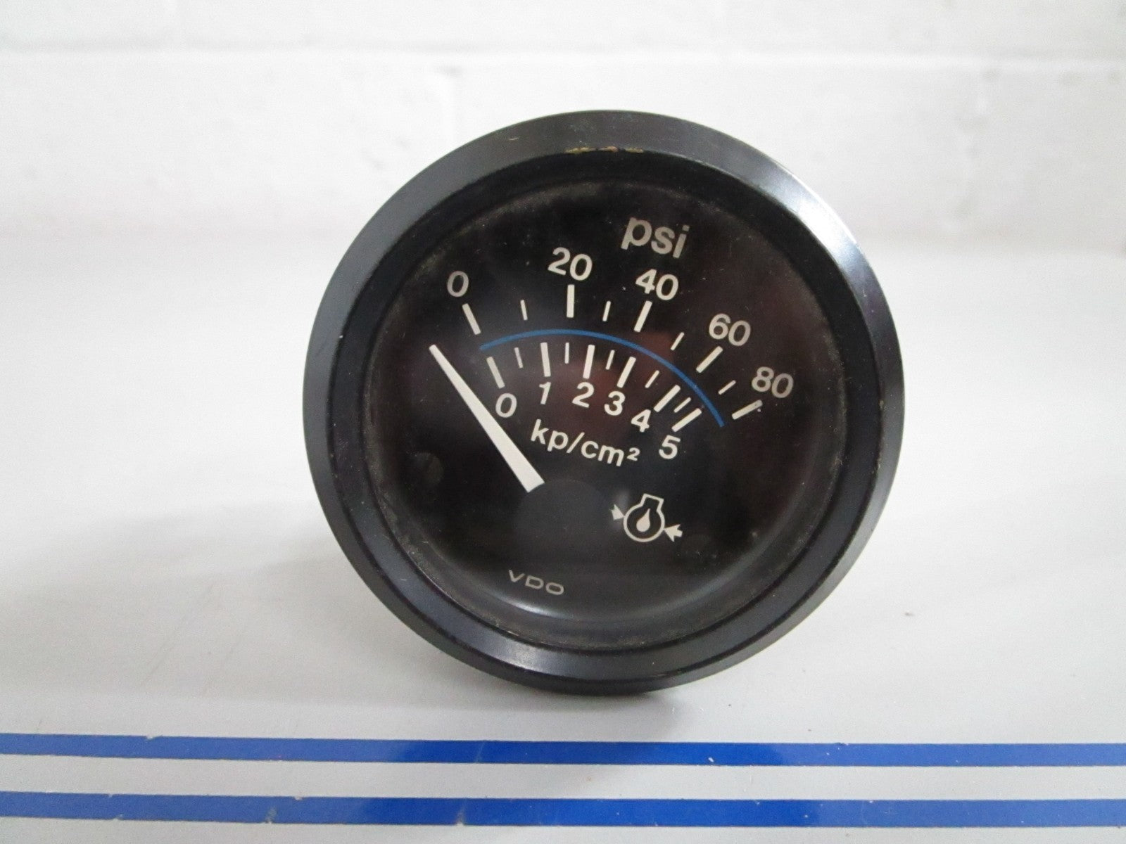 NEW OEM 350-506 1 221 015 042A VDO 80PSI 12V Oil Pressure Gauge 0820