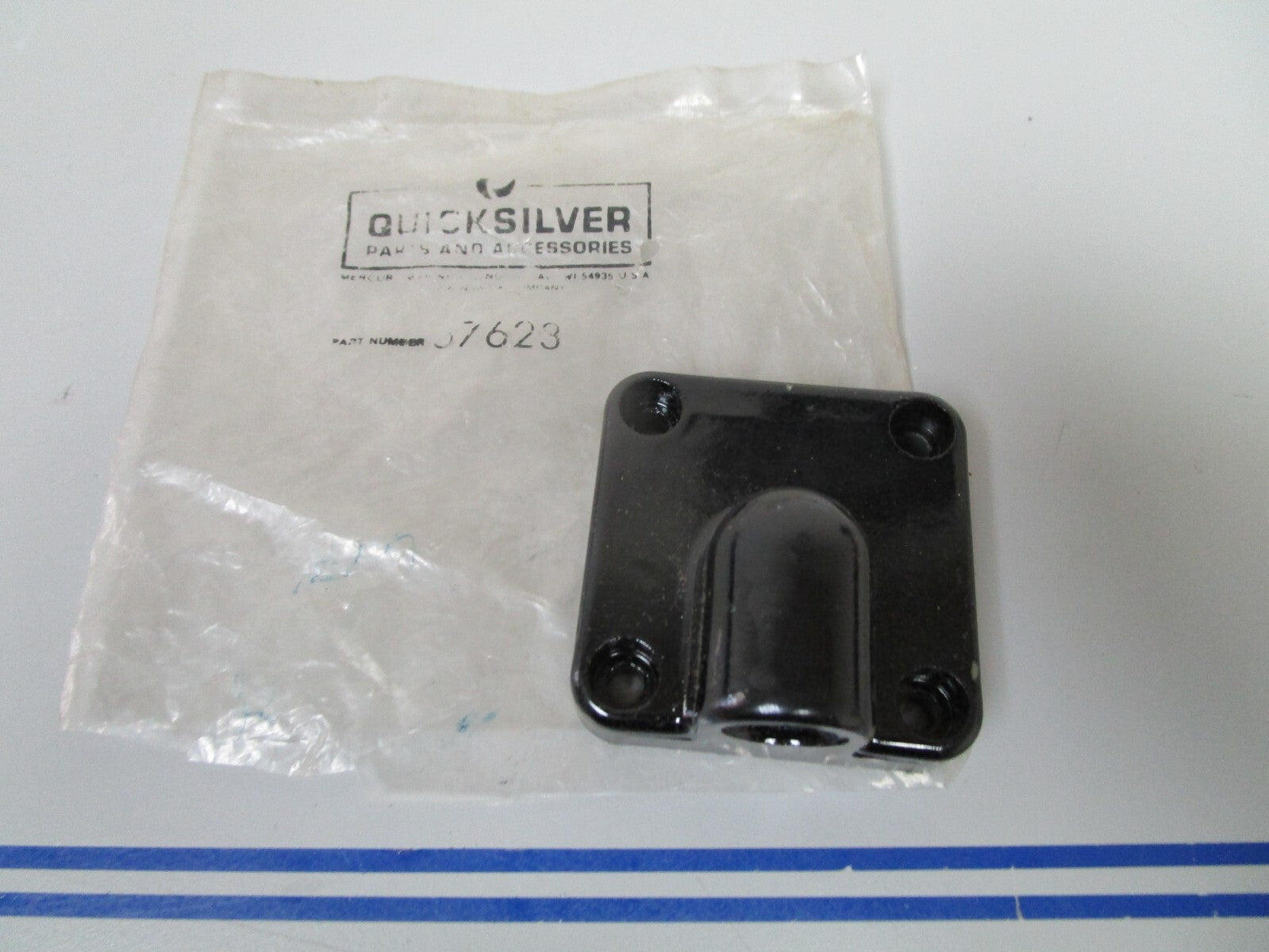 *NEW OEM* 0810 Mercury Quicksilver Cover 57623