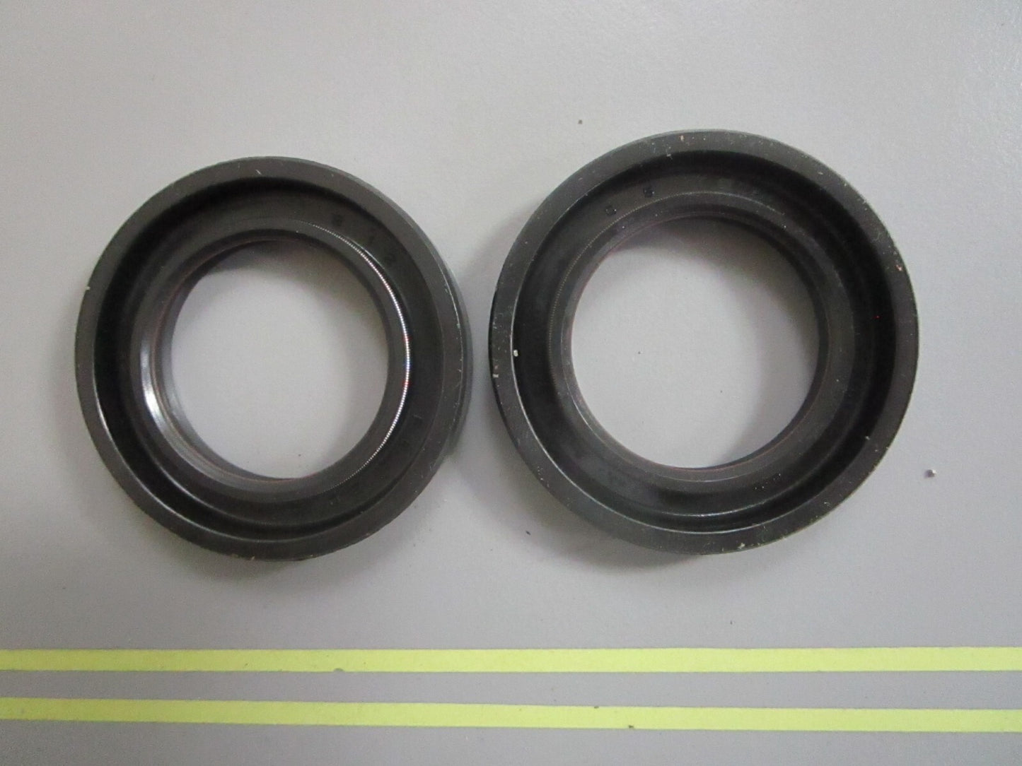 *NEW OEM* (LOT OF 2) 0750 Yamaha OIL SEAL 93102-30M05-00