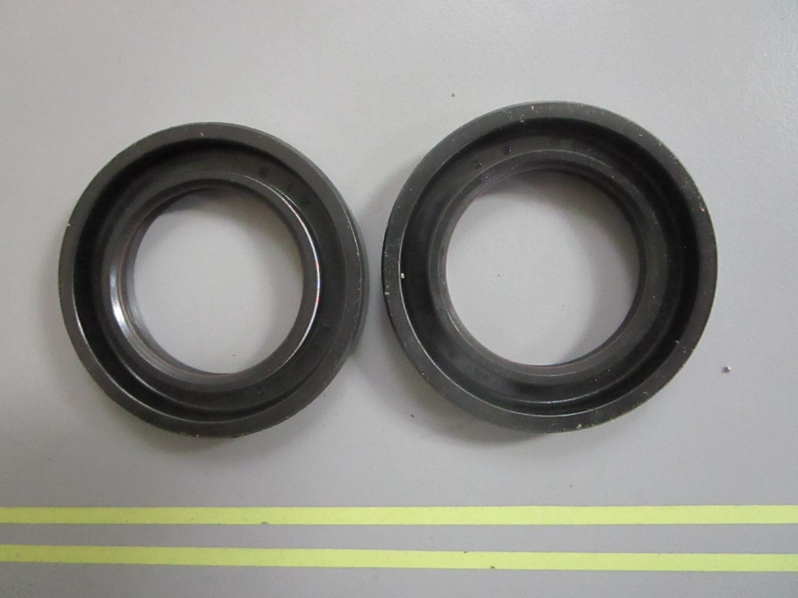 *NEW OEM* (LOT OF 2) 0750 Yamaha OIL SEAL 93102-30M05-00