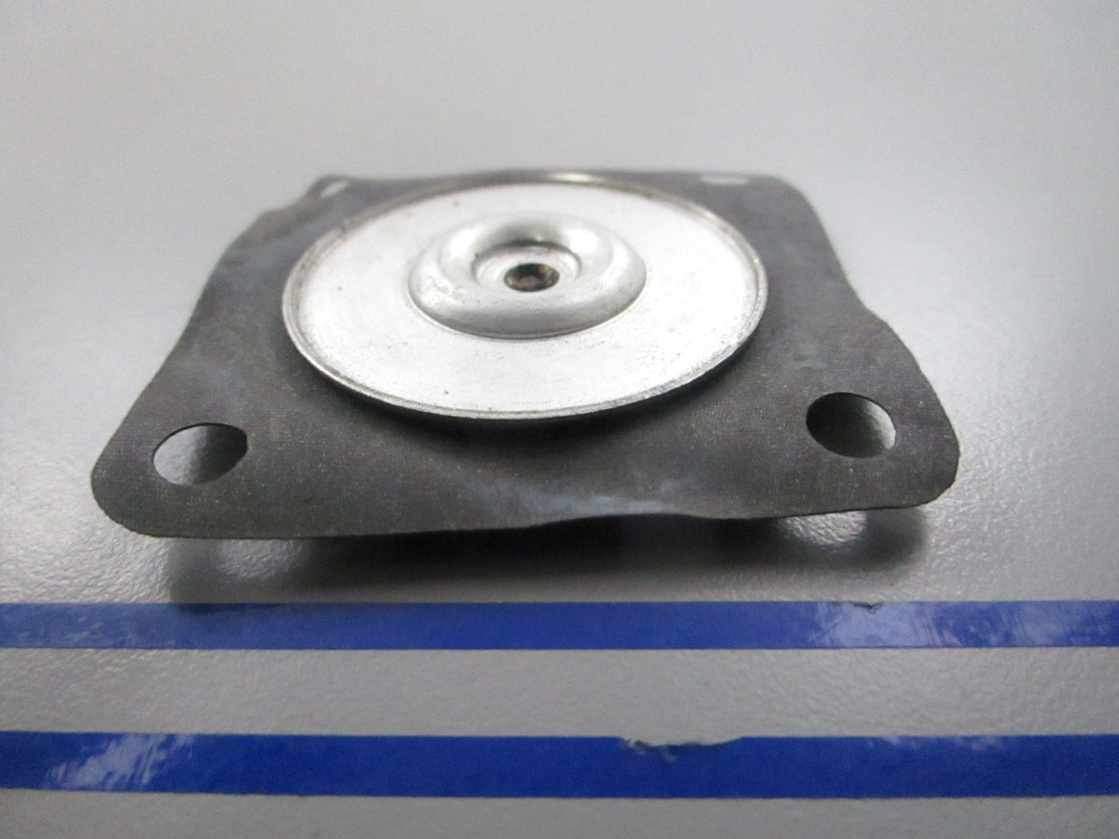 *NEW OEM* 0810 OMC Johnson Evinrude Diaphragm & Plate 376881 0376881