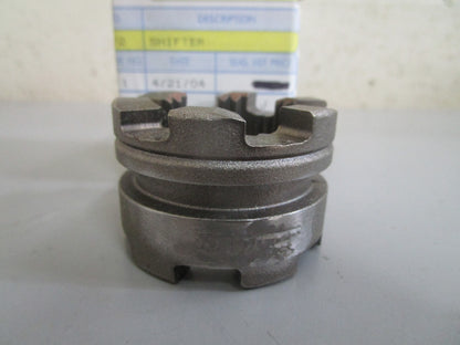 *NEW OEM* 0820 OMC Johnson Evinrude Clutch Dog 915272 0915272