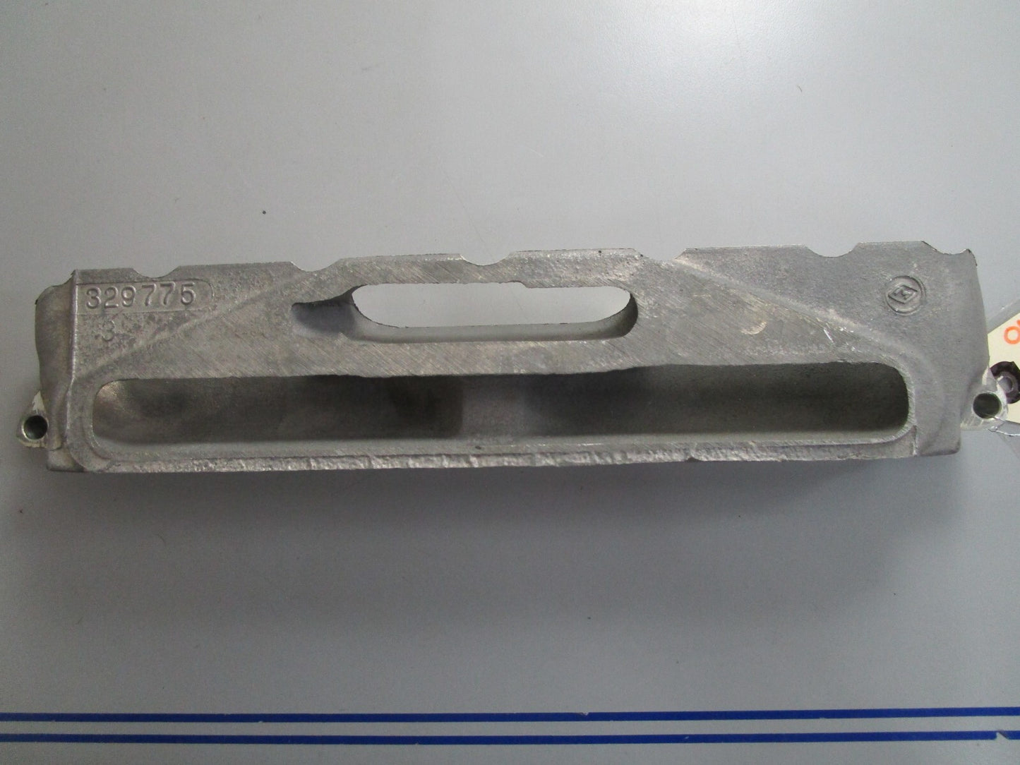 *NEW OEM* 0820 OMC Johnson Evinrude Filler Block 329775 0329775