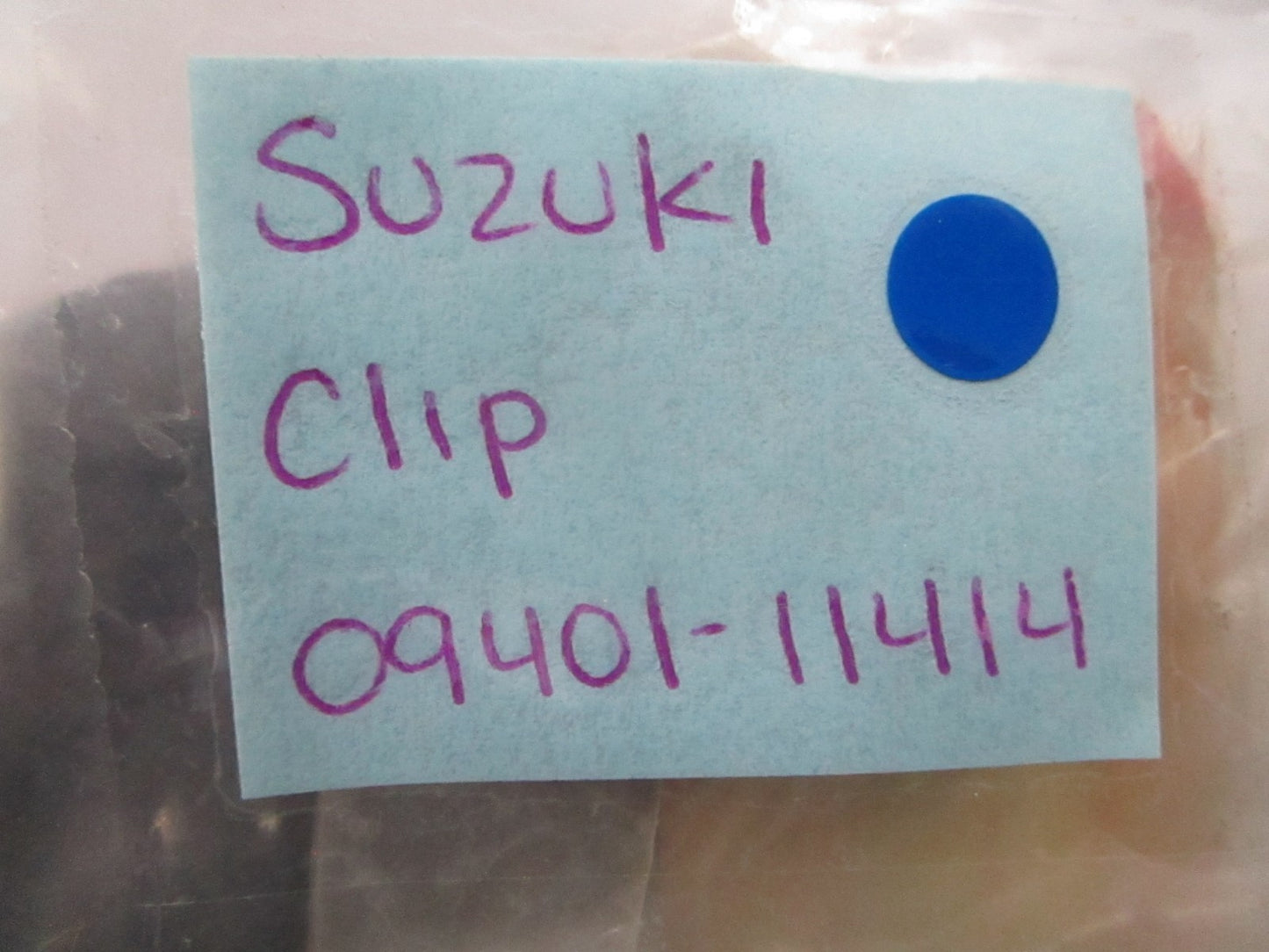 *NEW OEM* (LOT OF 2) 0810 Suzuki Clip 09401-11414