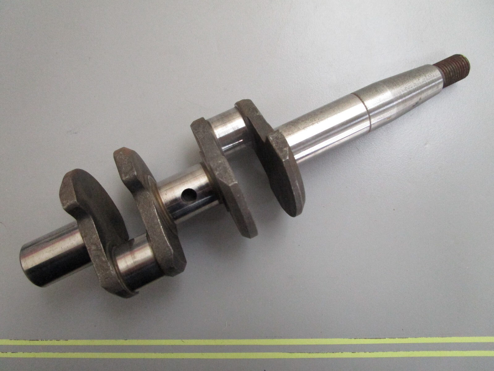 *NEW OEM* 0820 OMC Johnson Evinrude 5HP Crankshaft 376041 0376041