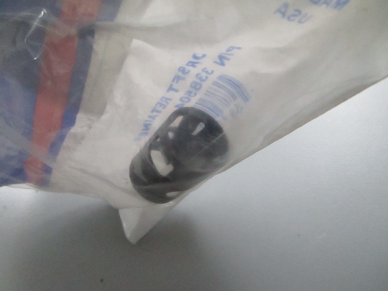 *NEW OEM* 0810 OMC Johnson Evinrude Retainer 338504 0338504