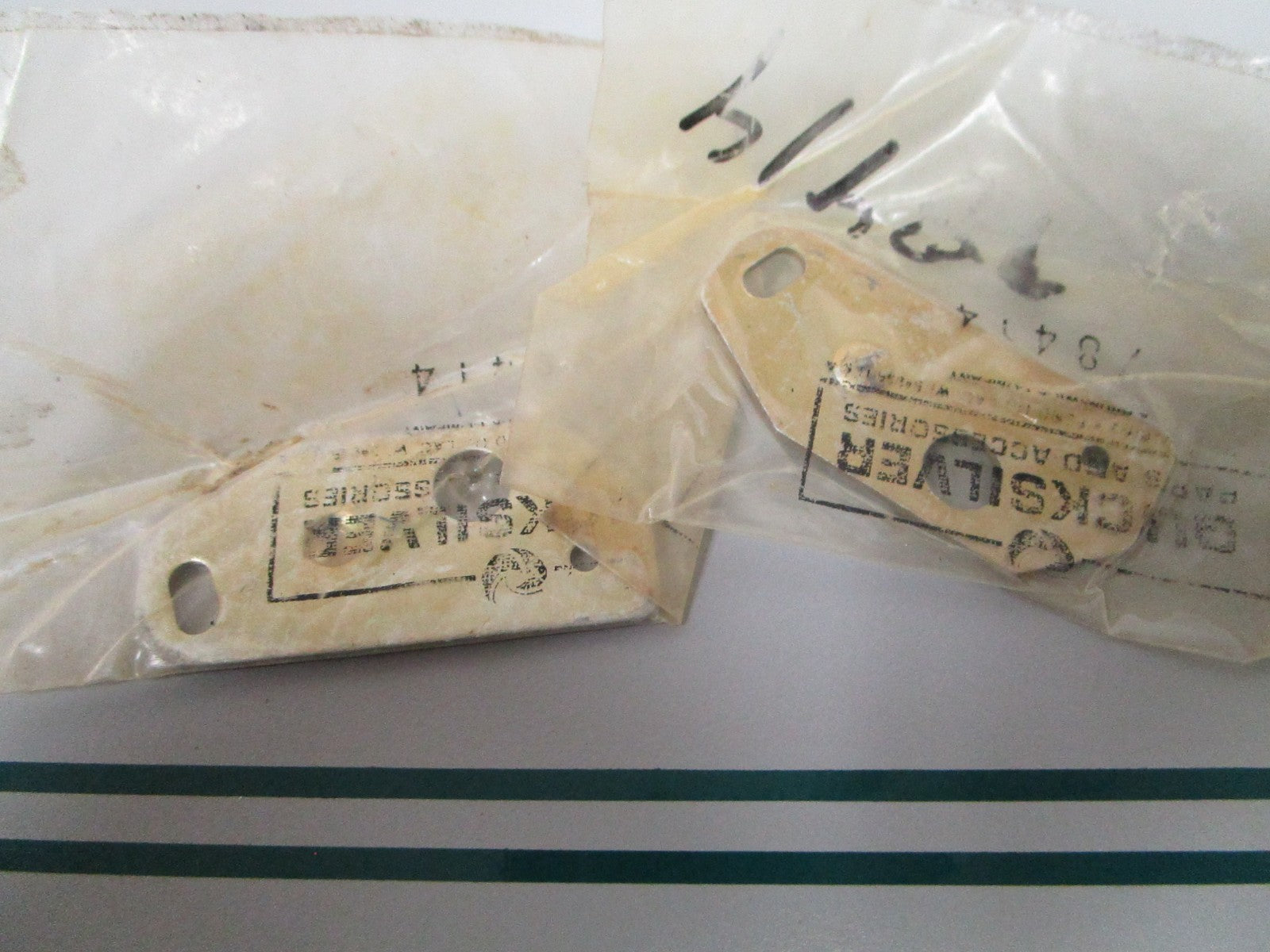 NEW OEM (LOT OF 2) 78414 Mercury Quicksilver Retainer 0810