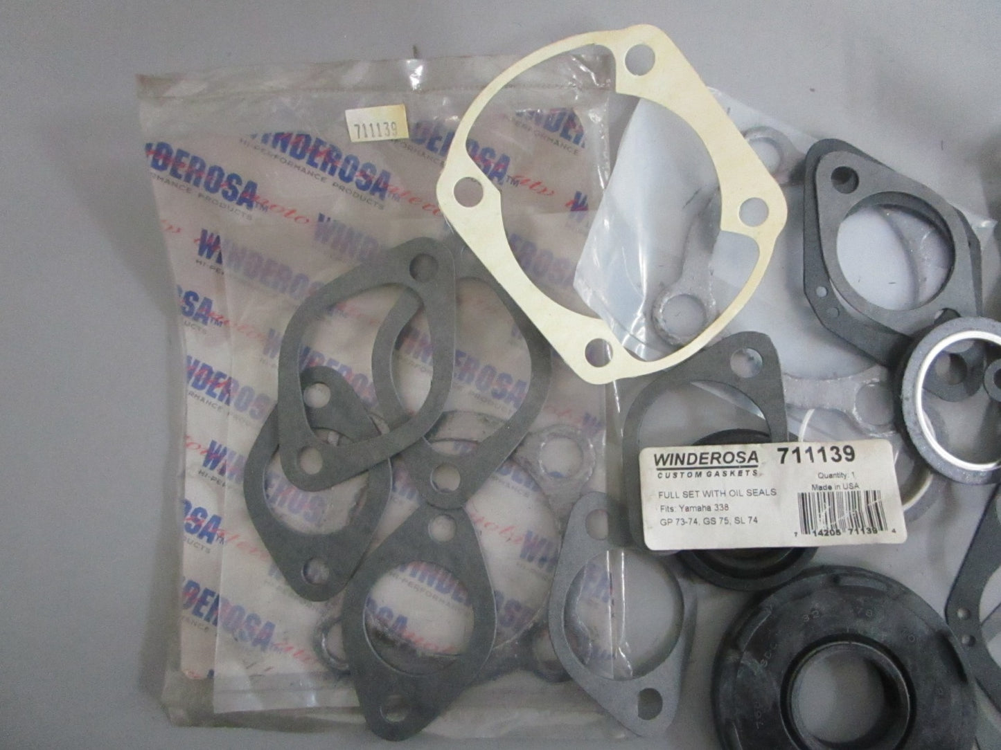NEW OEM 711139 Winderosa Gasket Set 0820