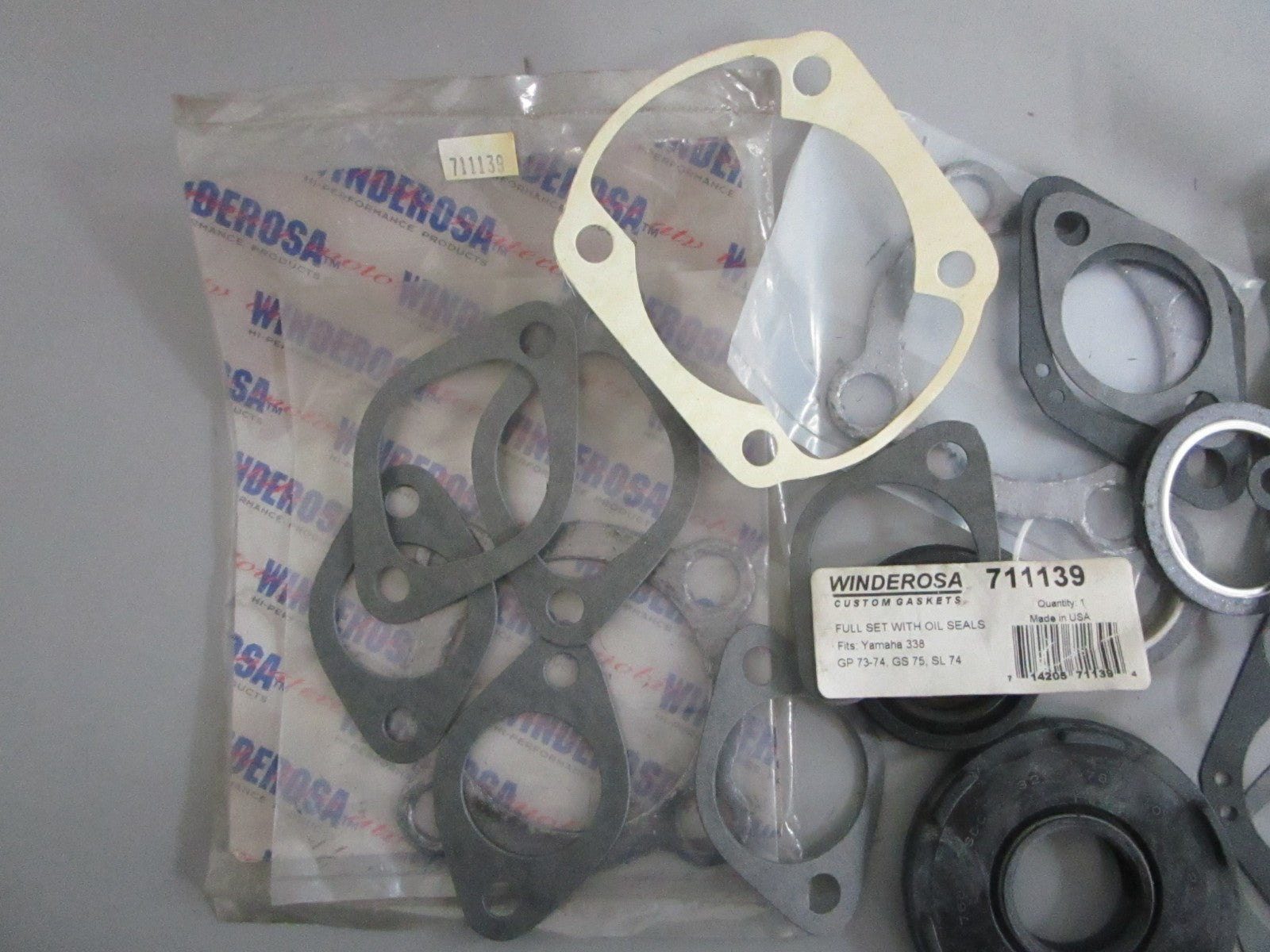 NEW OEM 711139 Winderosa Gasket Set 0820