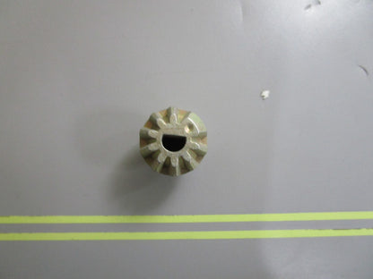 *NEW OEM* 0810 OMC Johnson Evinrude Pinion 324607 0324607