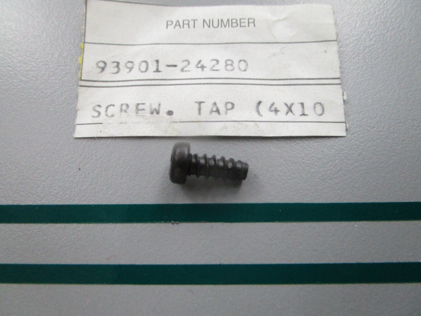 NEW OEM 93901-24280 Honda 4 x 10 Tap Screw 0810