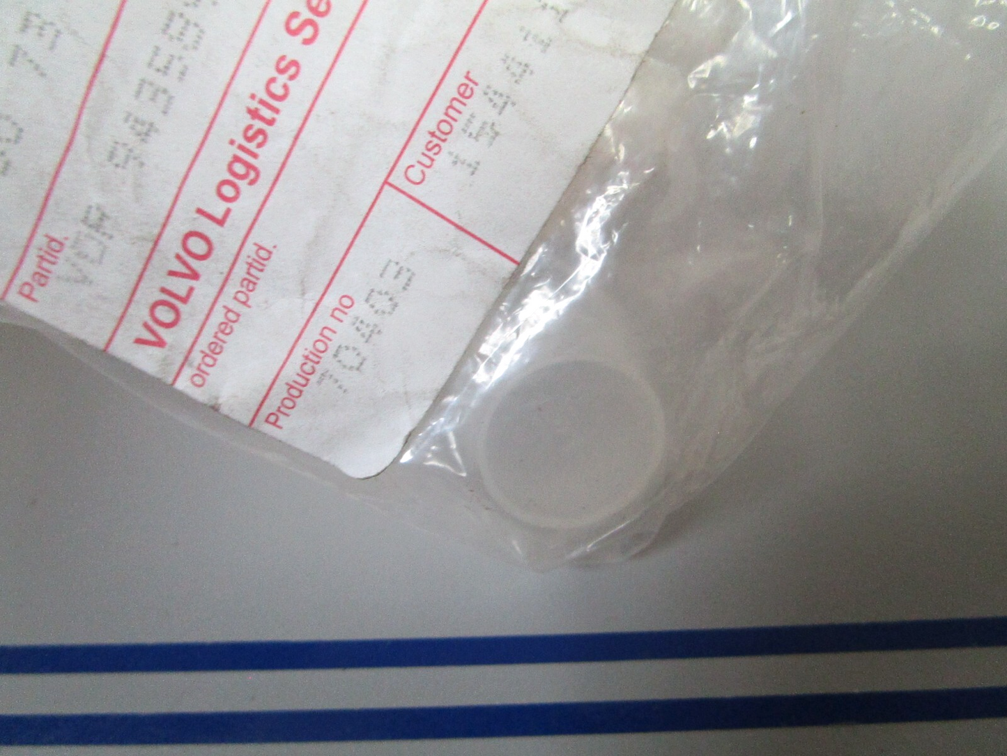 *NEW OEM* 0810 Volvo Penta Plug 943589