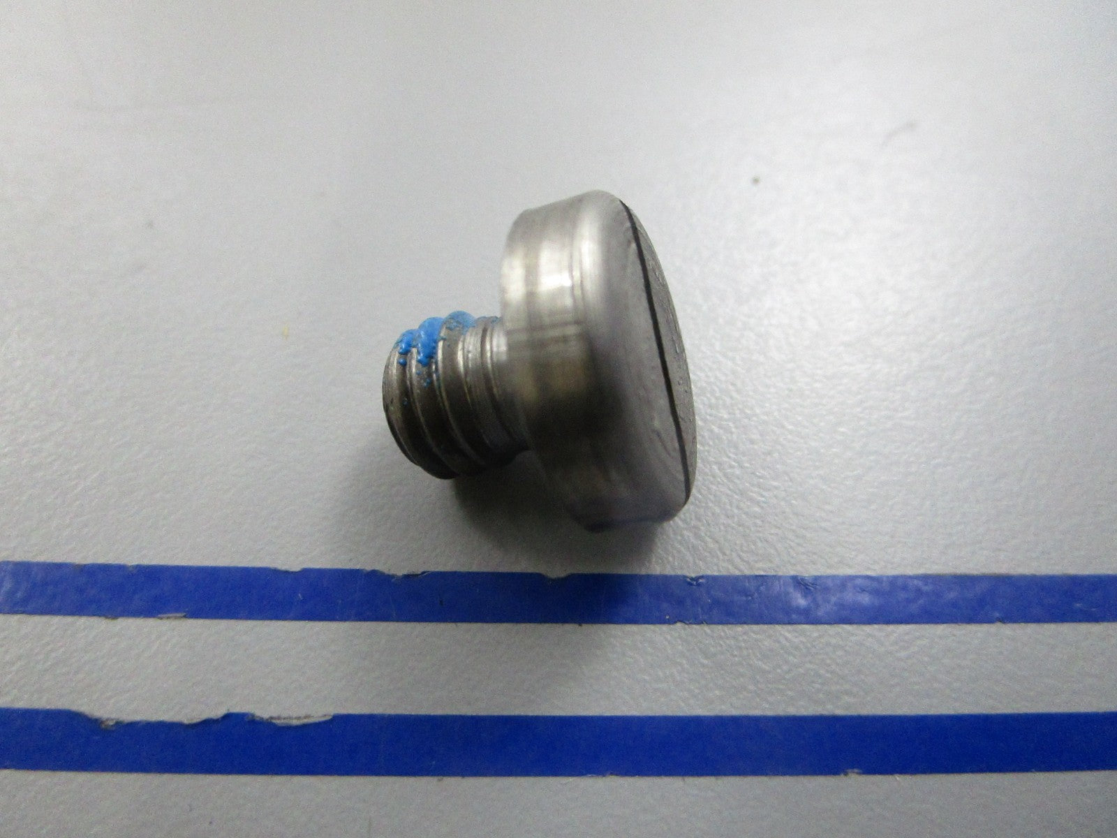 NEW OEM 912349 0912349 OMC Johnson Evinrude Plug 0810