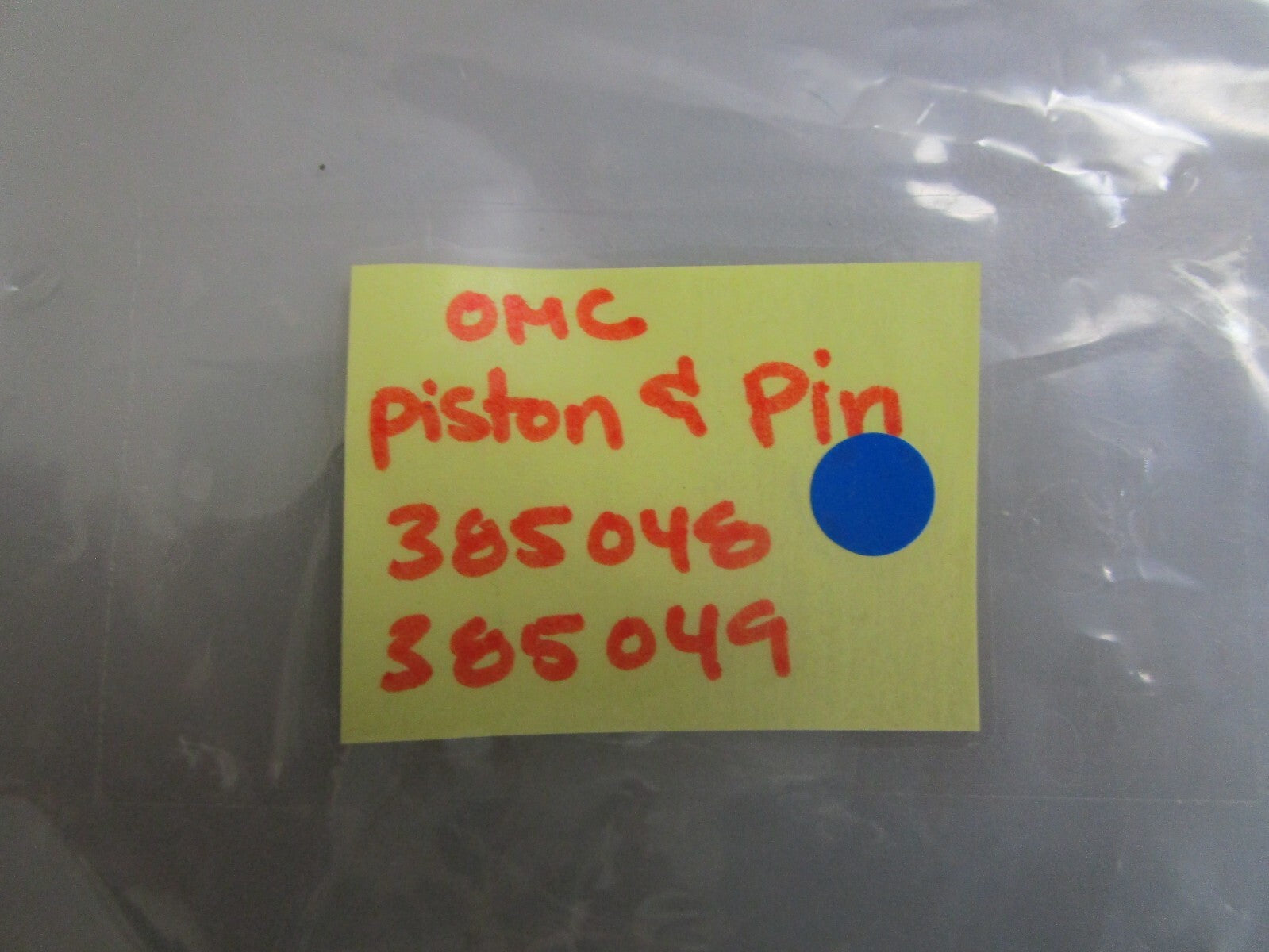 *NEW OEM* 0810 OMC Johnson Evinrude Piston & Pin 385048 385049 0385048 0385049