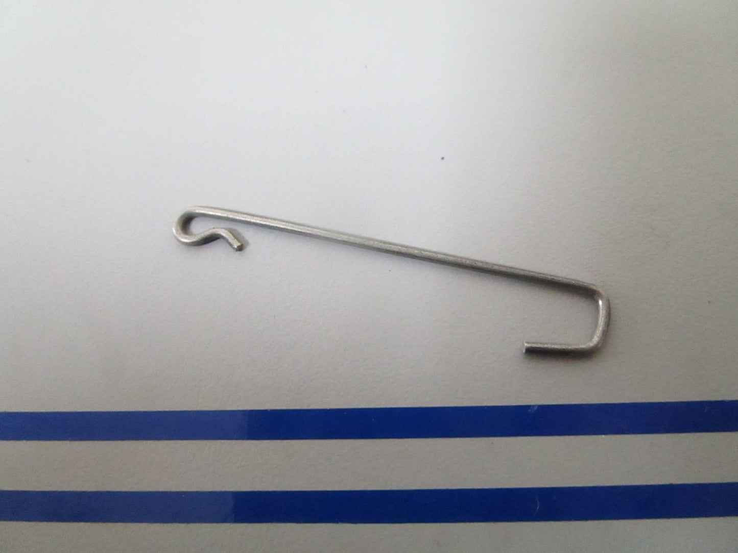 NEW OEM 203725 0203725 OMC Johnson Evinrude Starter Pawl Spring 0810