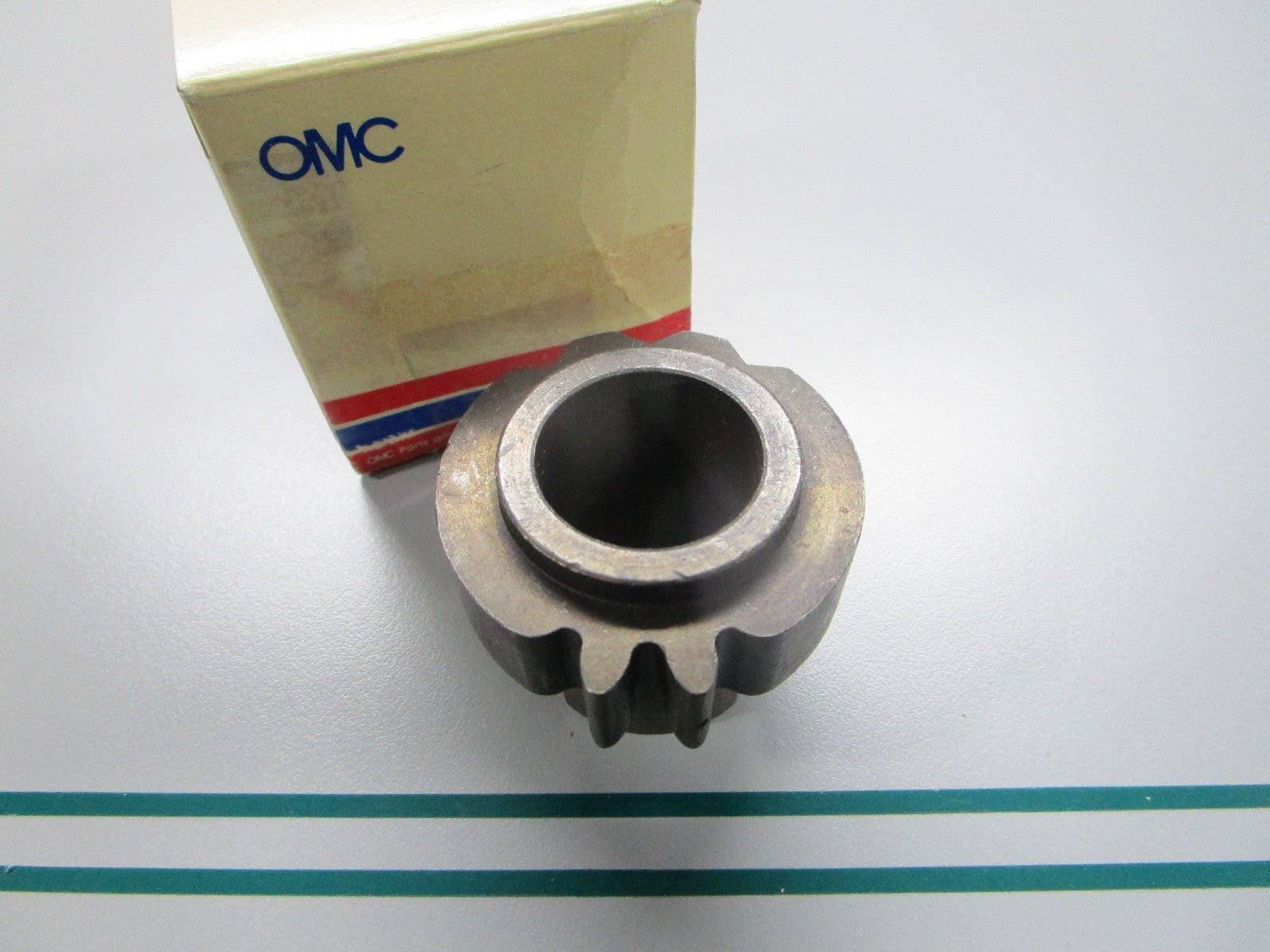NEW OEM 124644 0124644 OMC Johnson Evinrude Drive Gear 0810