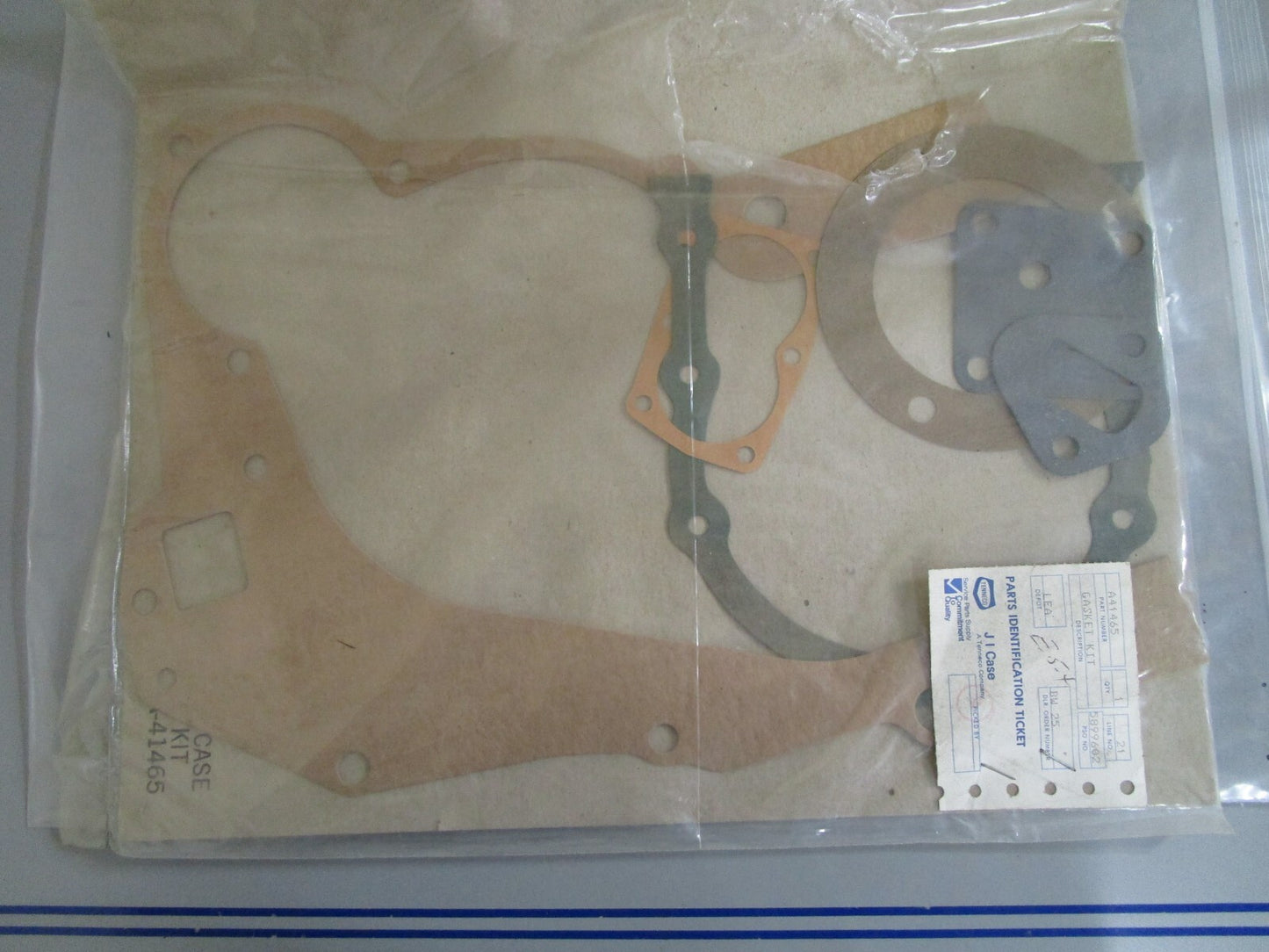 *NEW OEM* 0820 Case IH Gasket Set A41465