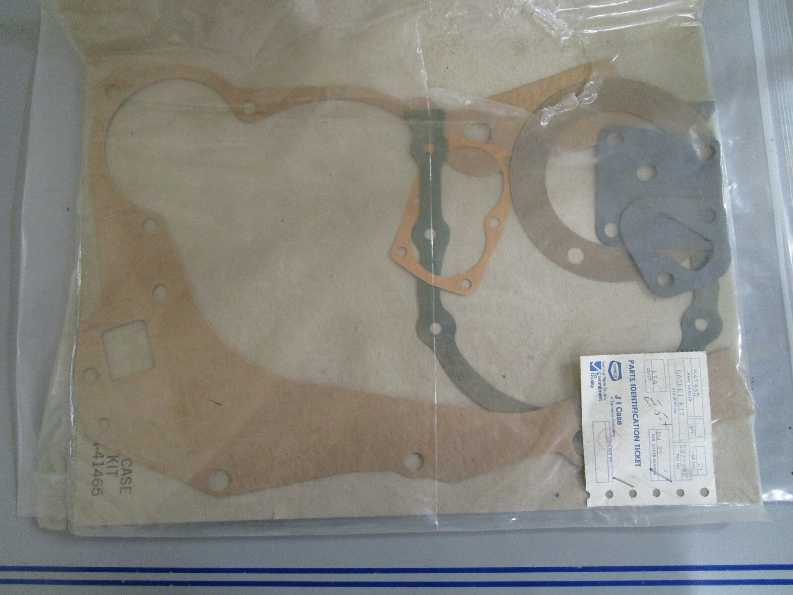 *NEW OEM* 0820 Case IH Gasket Set A41465