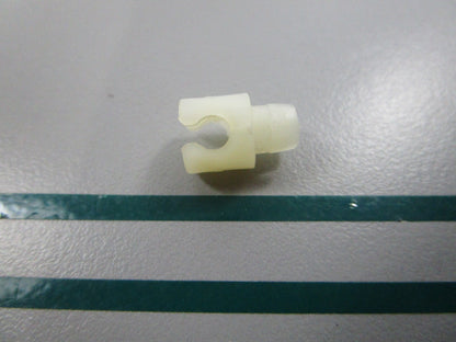 NEW OEM 313329 0313329 OMC Johnson Evinrude Retainer 0810