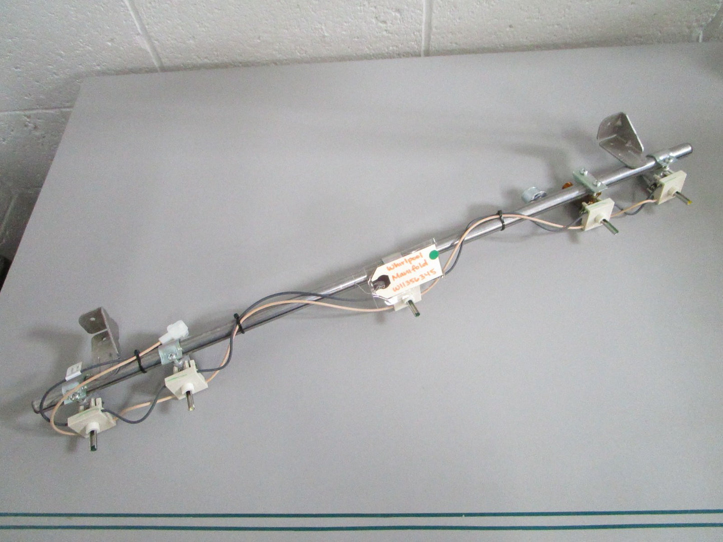 Whirlpool NEW OEM Range Manifold W11356345 NOS Genuine Factory Part 0820