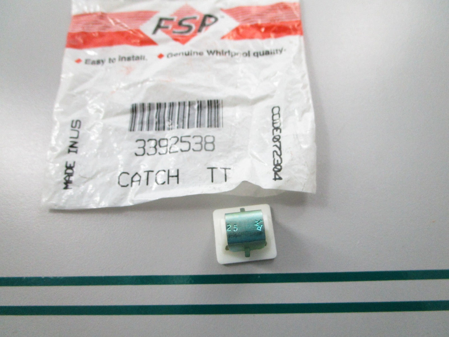 NEW OEM 3392538 Whirlpool Door Catch 0810