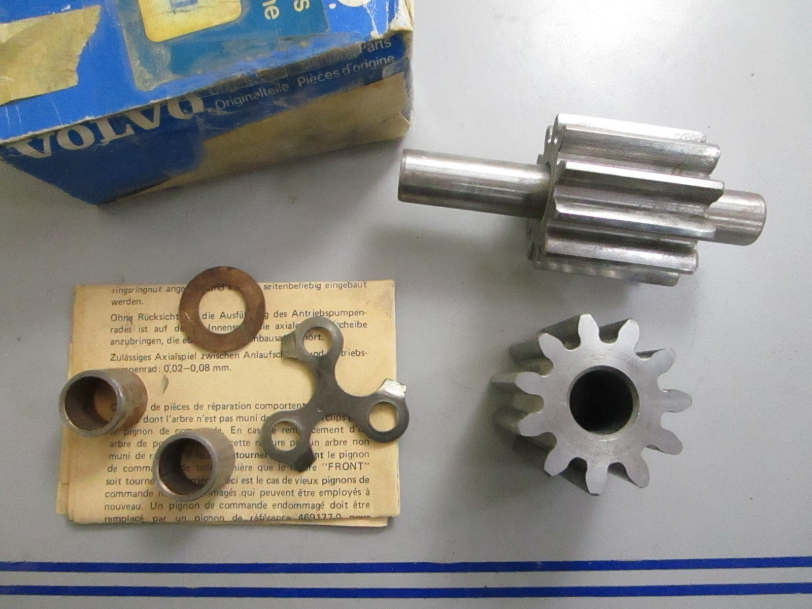 *NEW OEM* 0820 Volvo Penta Repair Kit 275715