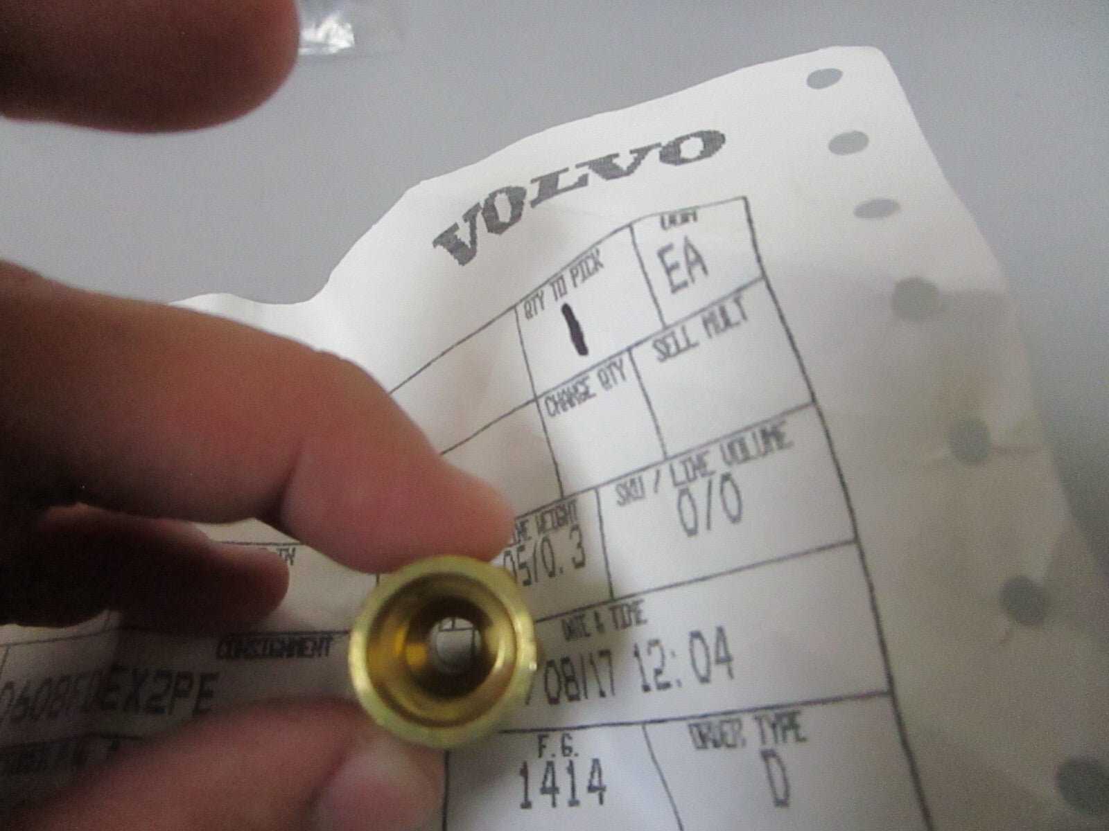 *NEW OEM* 0810 Volvo Penta Adapter 21238201