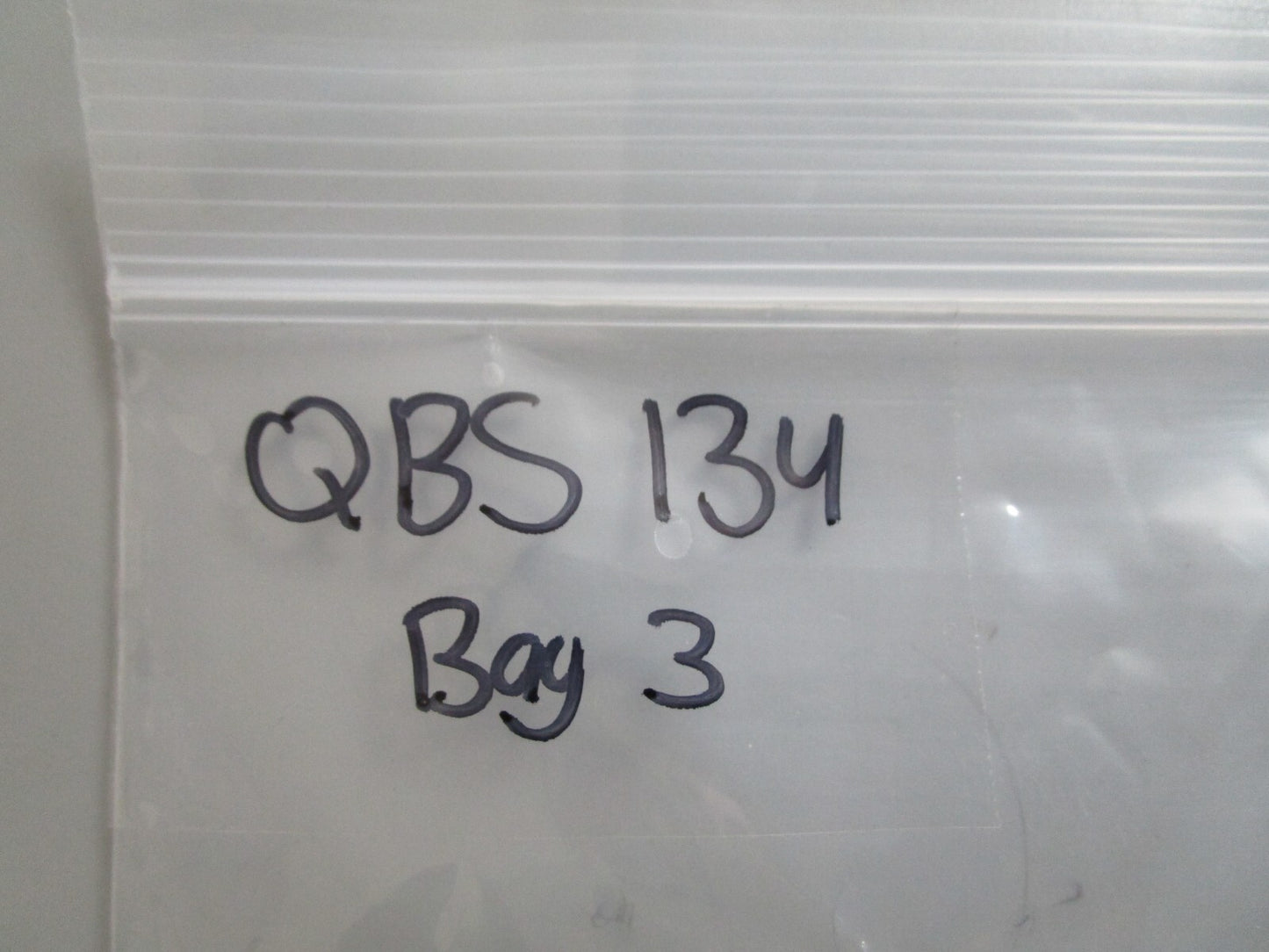 *NEW OEM* 0810 OMC Johnson Evinrude Bolt 914247 0914247