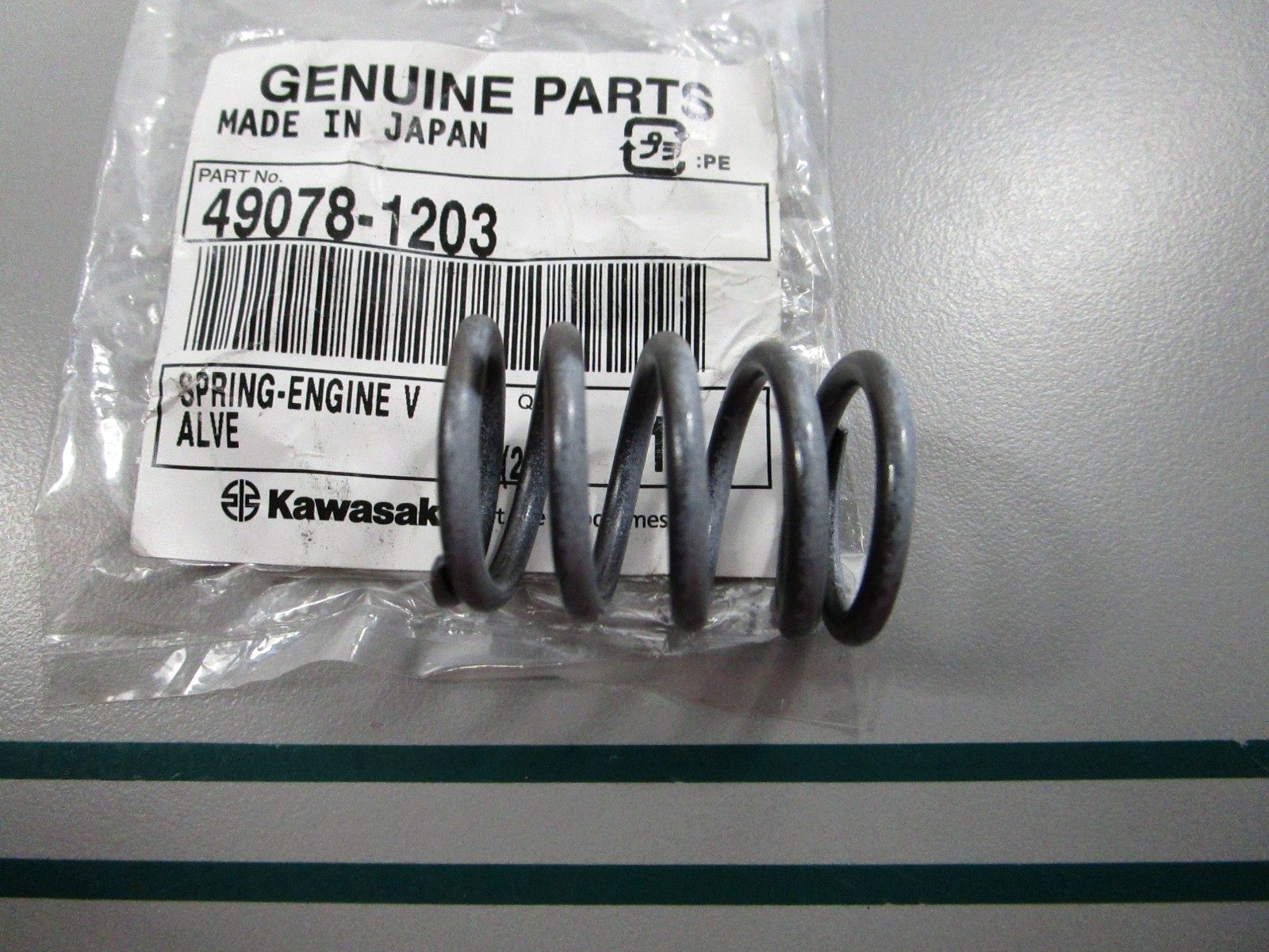 NEW OEM 49078-1203 Kawasaki Engine Valve Spring 0810