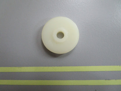 *NEW OEM* 0820 OMC Johnson Evinrude Roller 308032 0308032