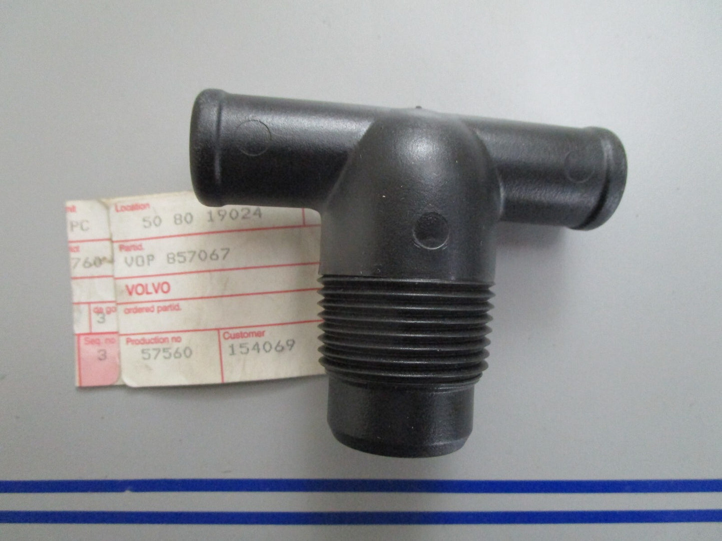 *NEW OEM* 0820 Volvo Penta T-Nipple 857067