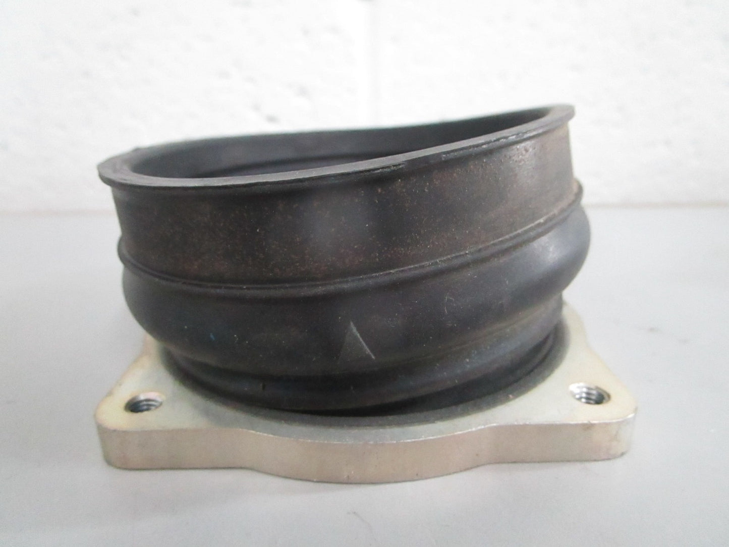NEW OEM Mercury Quicksilver 87928815T Isolator 0820