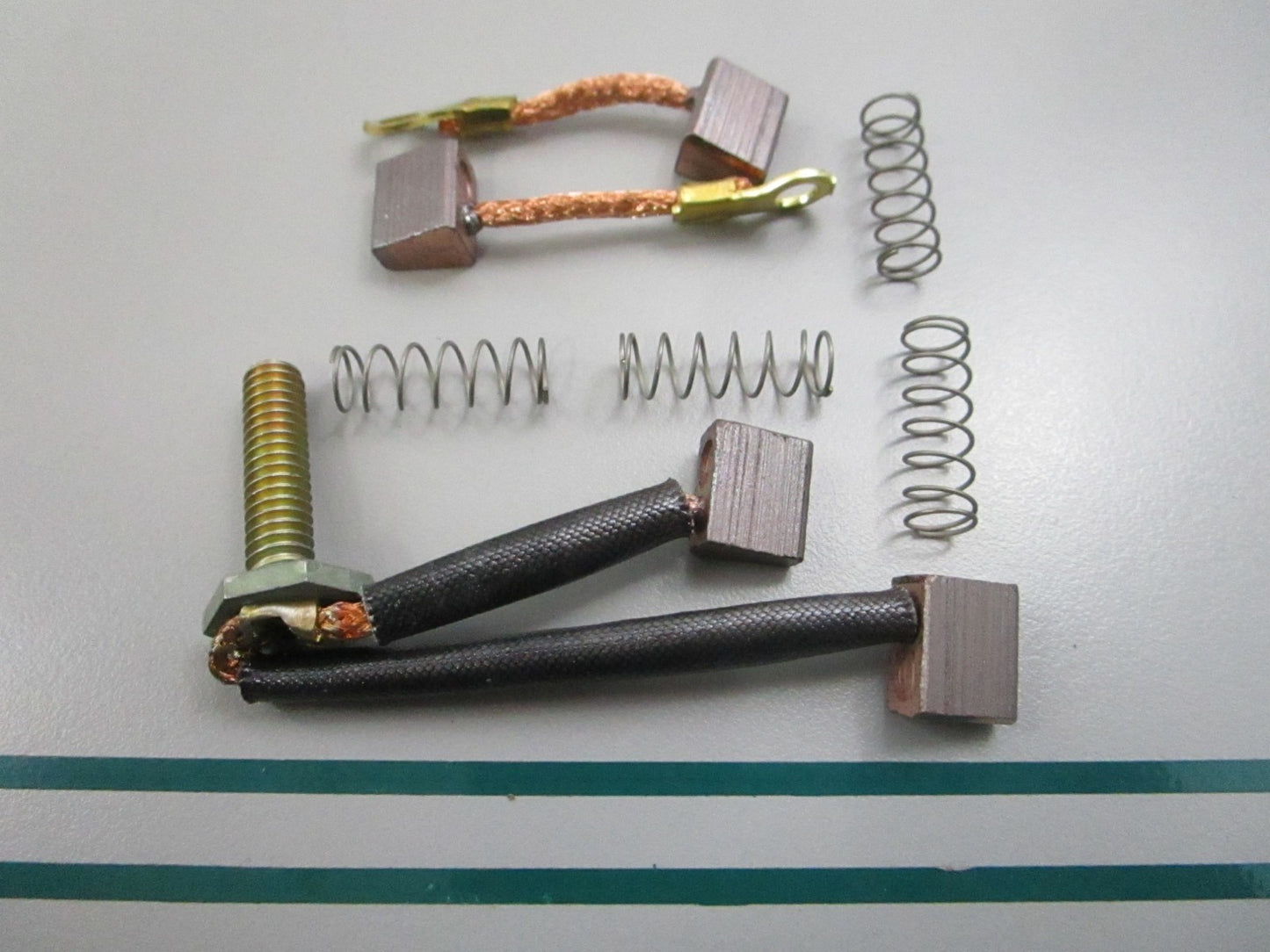 NEW OEM F15190 Mercury Quicksilver Brush/Spring Kit 0810