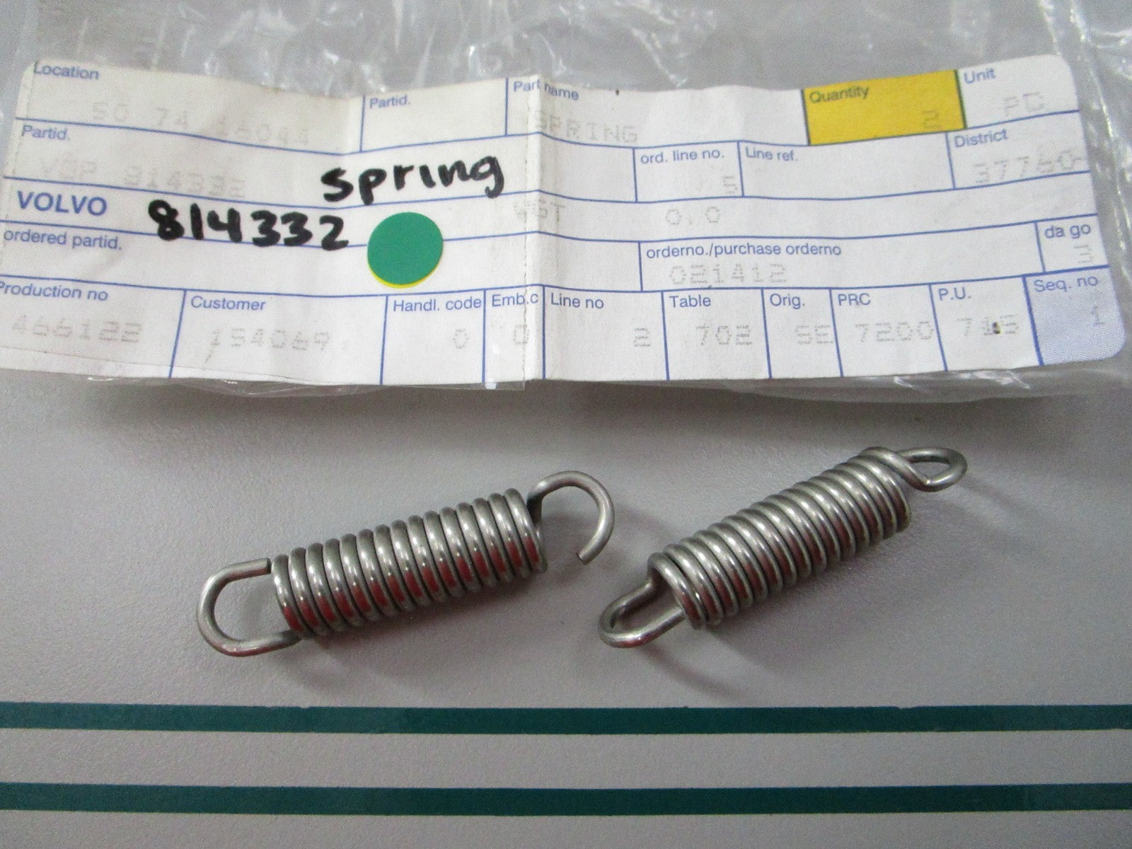 NEW OEM (LOT OF 2) 814332 Volvo Penta Spring 0810